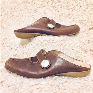 Un Tour en Ville Chaussures leather mule US7 EU37